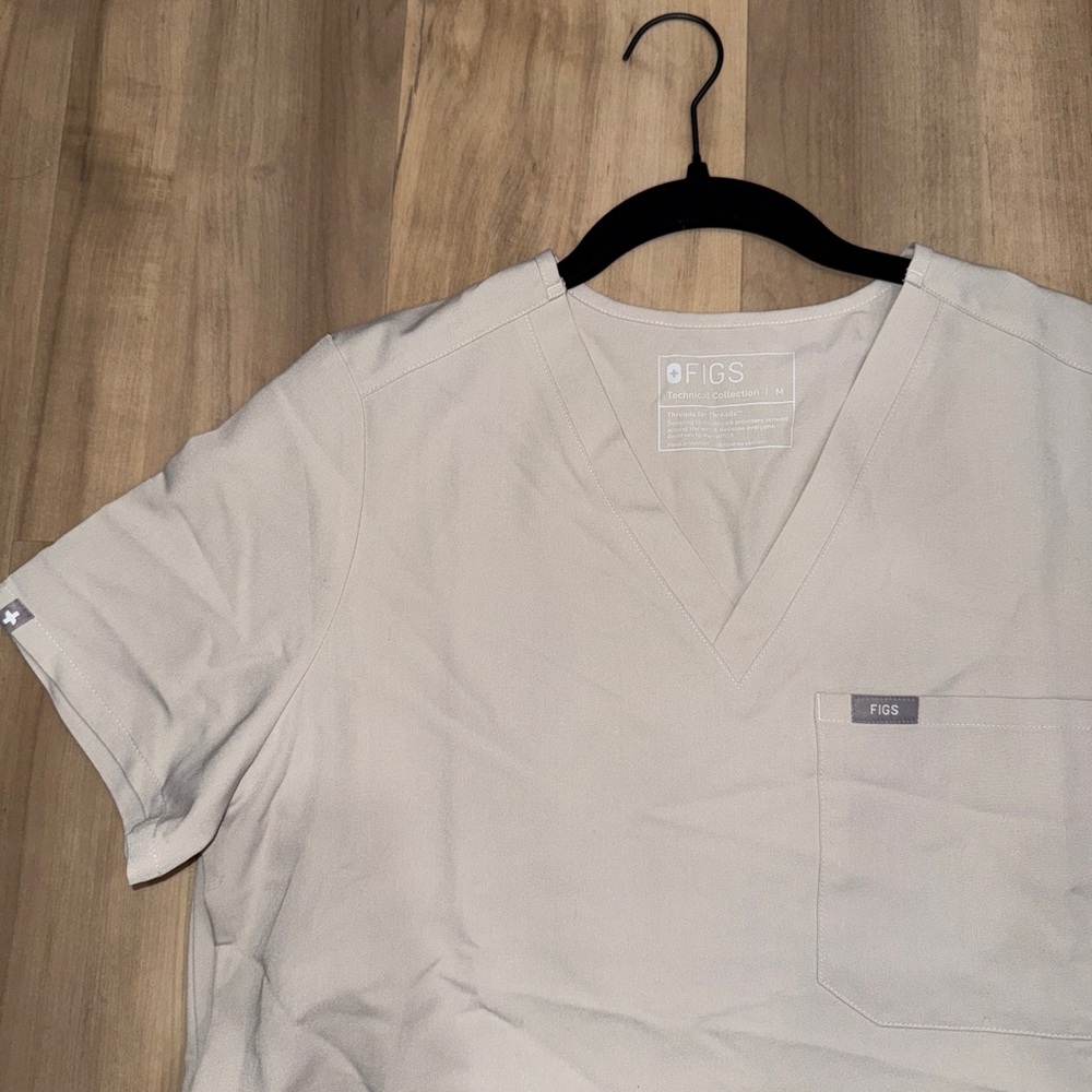 Figs Scrub Top